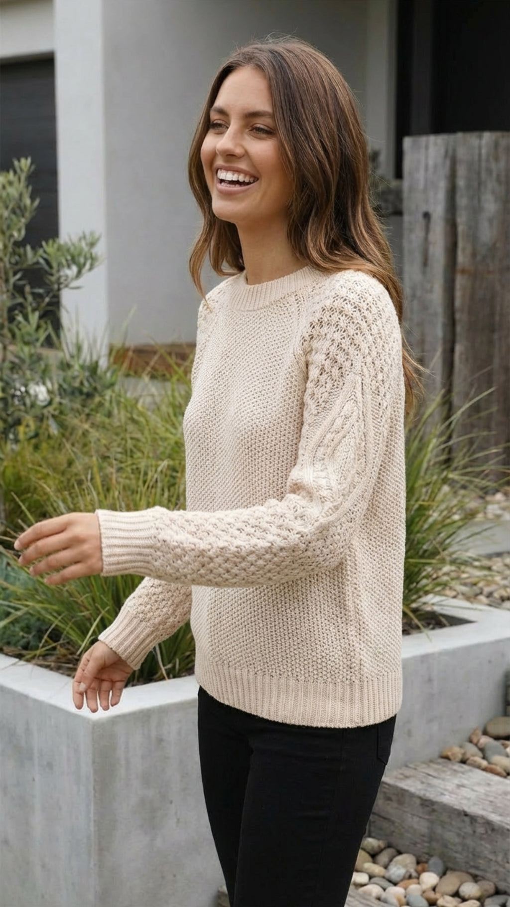 Women's Crew Neck Cable Knitted Sweater