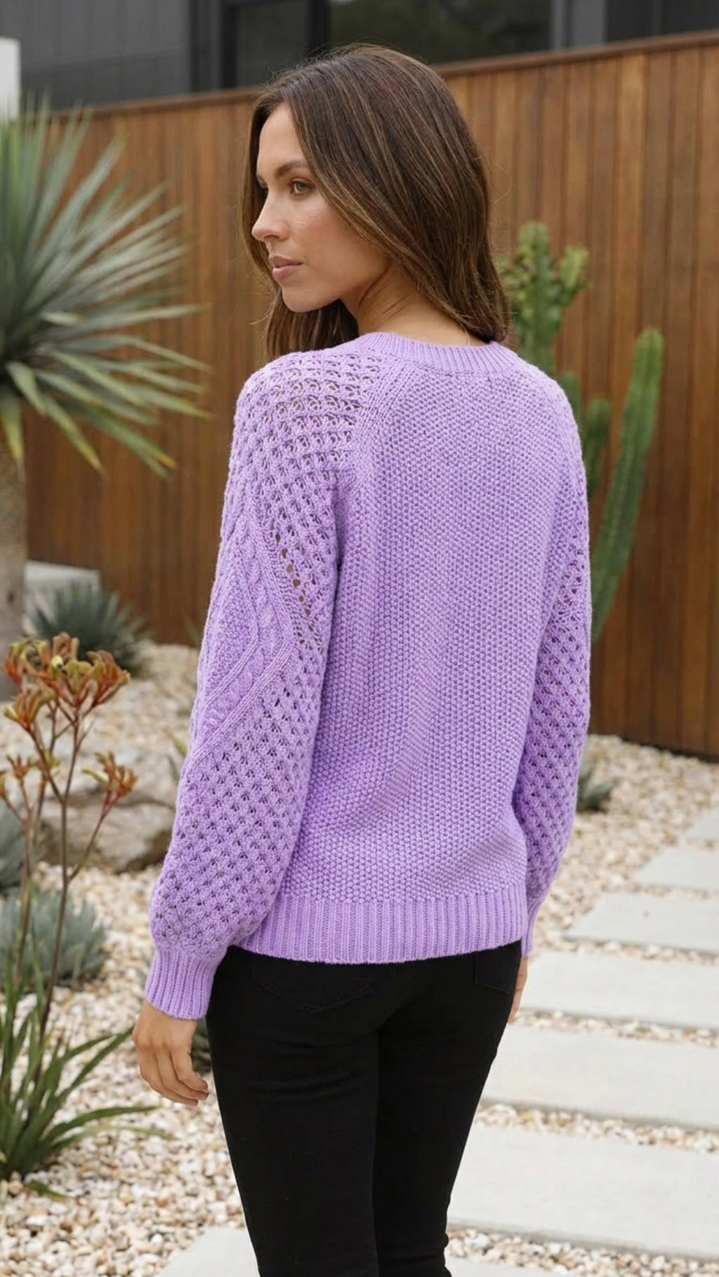 Women's Crew Neck Cable Knitted Sweater