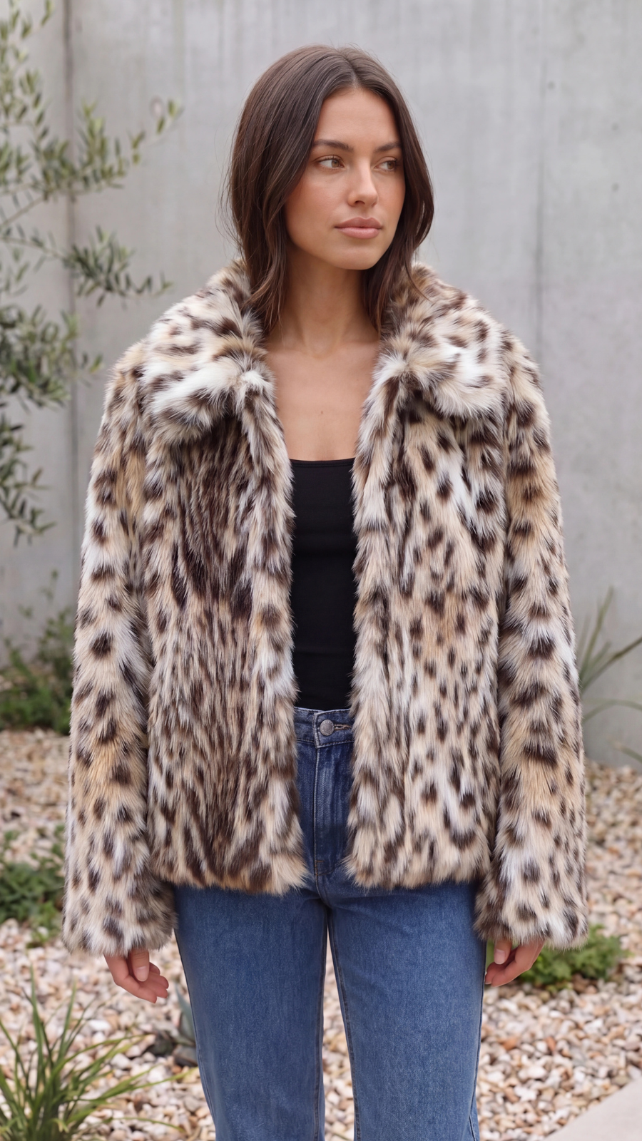 Women's Collared Leopard Print Faux Fur Jacket