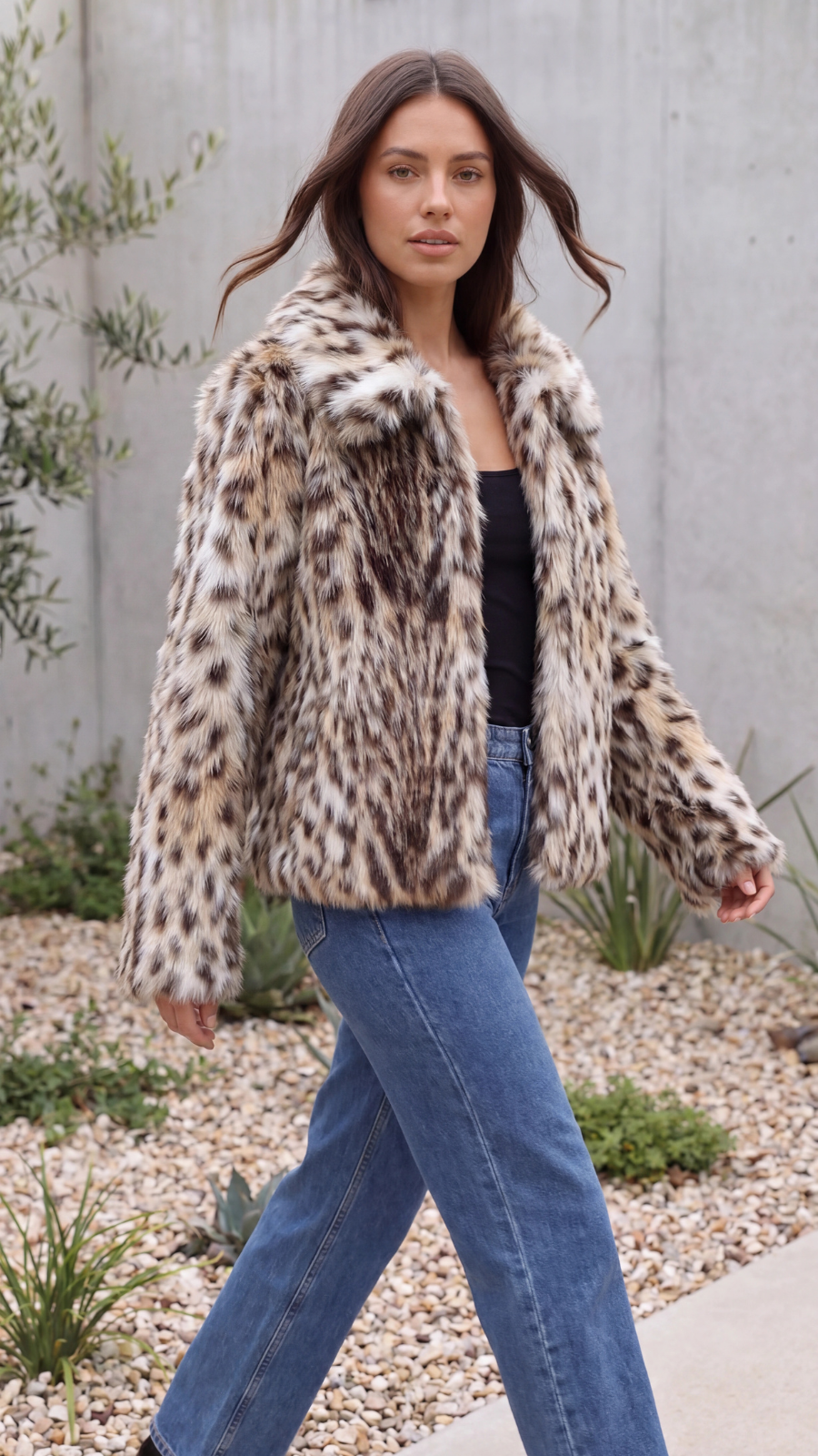 Women's Collared Leopard Print Faux Fur Jacket