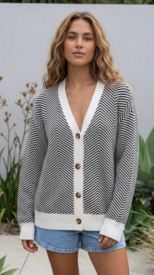 Women's Button-Up Cropped Knit Cardigan with Contrast Trim