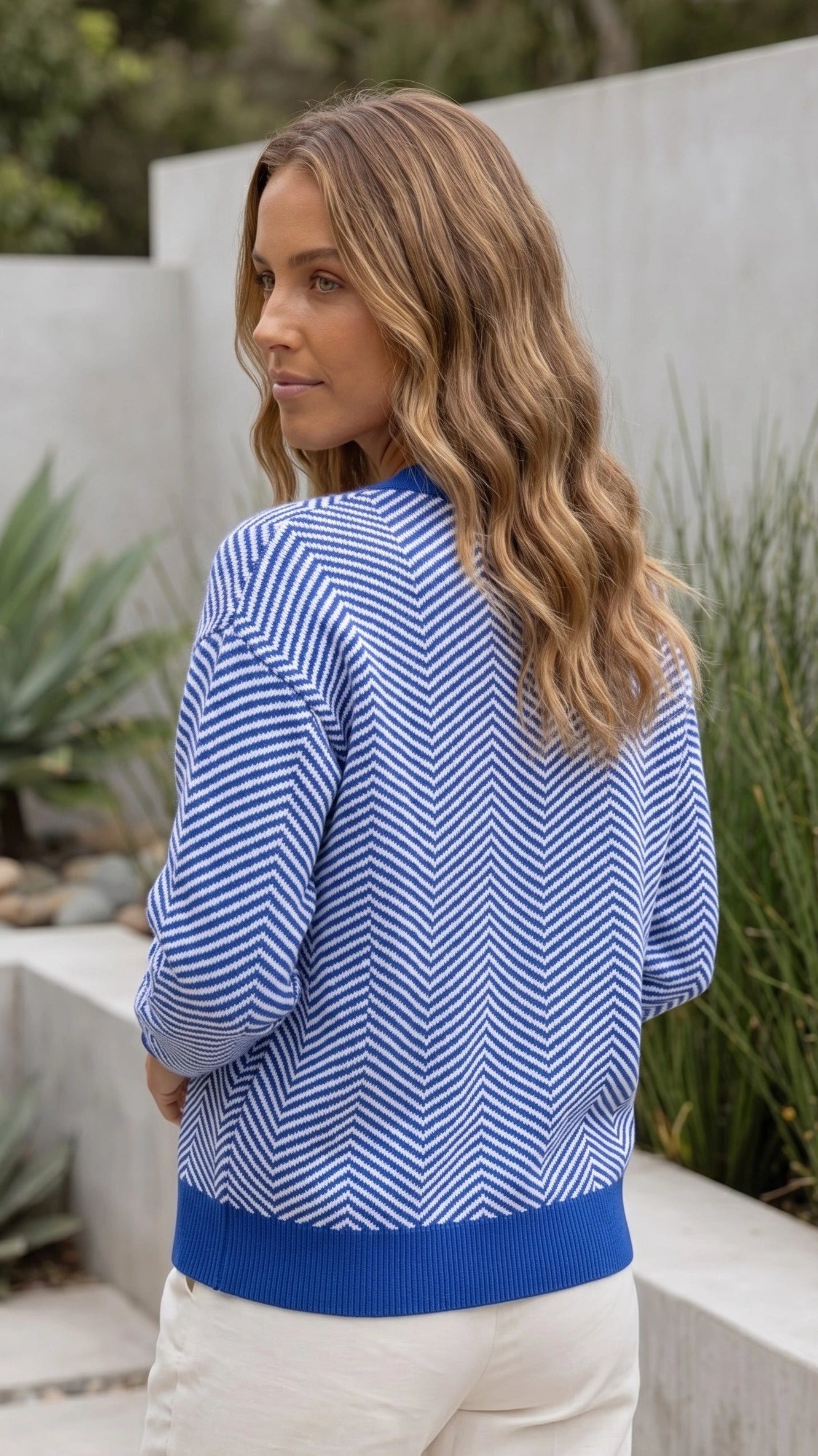 Women's Button-Up Cropped Knit Cardigan with Contrast Trim