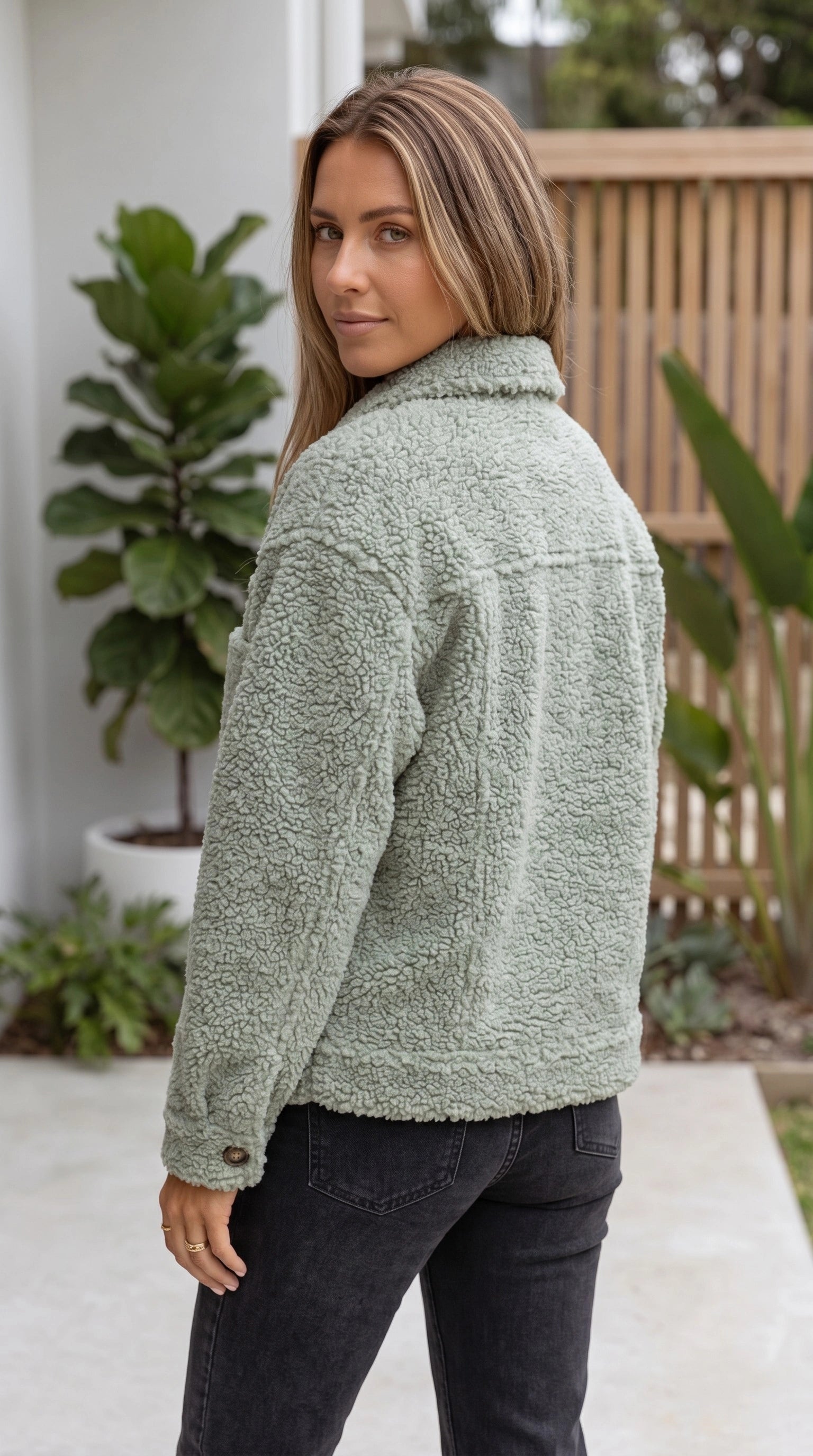 Women's Button-Up Teddy Fleece Jacket with Pockets