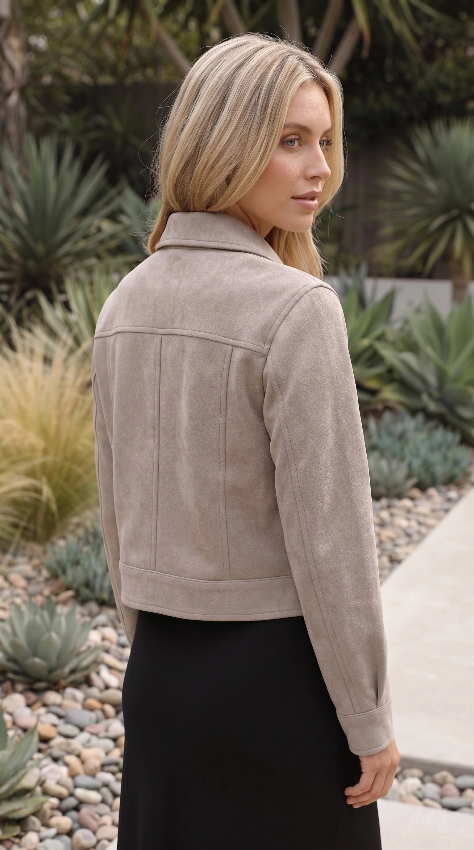 Women's Collared Button Front Cropped Jacket