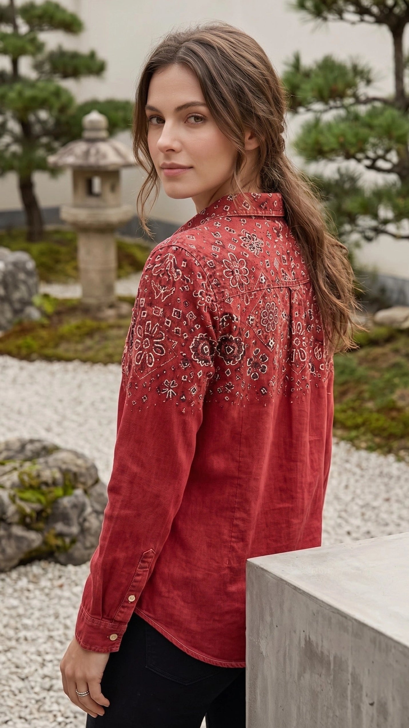 Women's Collared Long Sleeve Printed Button-Up Shirt
