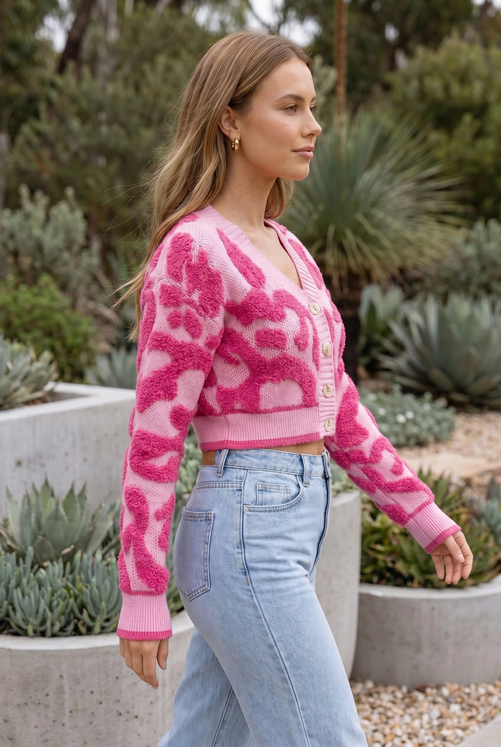 Women’s Cropped Abstract Pattern Knit Cardigan With Button Front