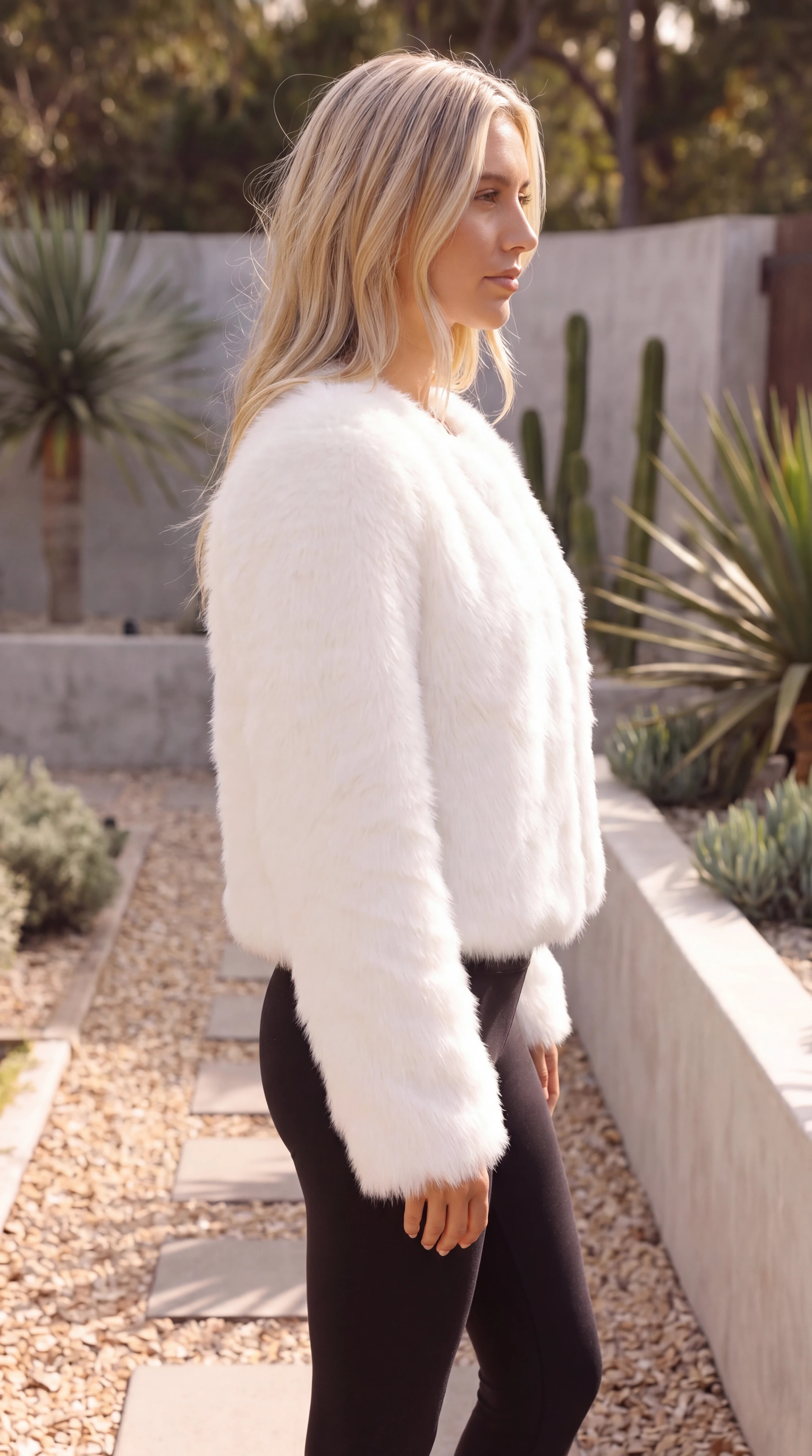 Women_s_Cropped_Faux_Fur_Jacket_White