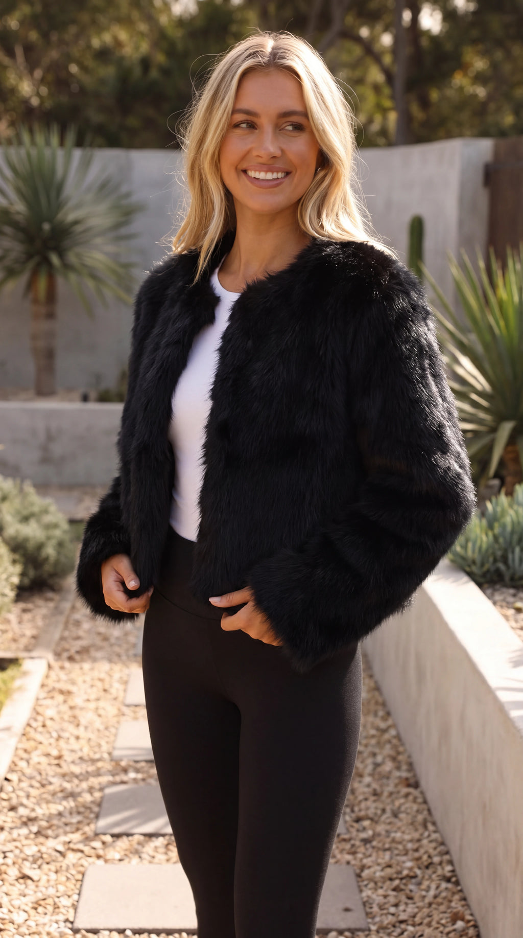 Women's Cropped Faux Fur Jacket black 1