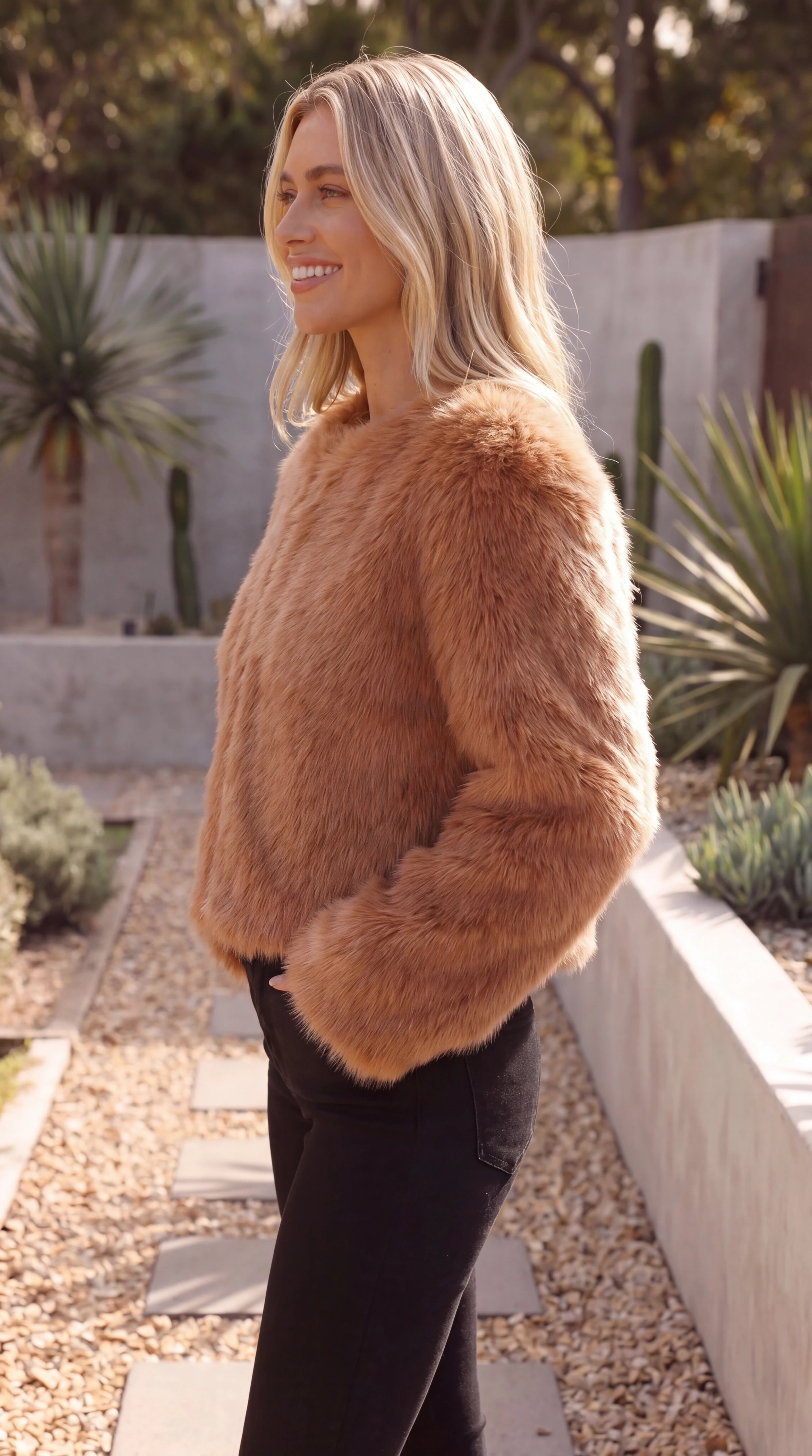 Women's Cropped Faux Fur Jacket brown 2