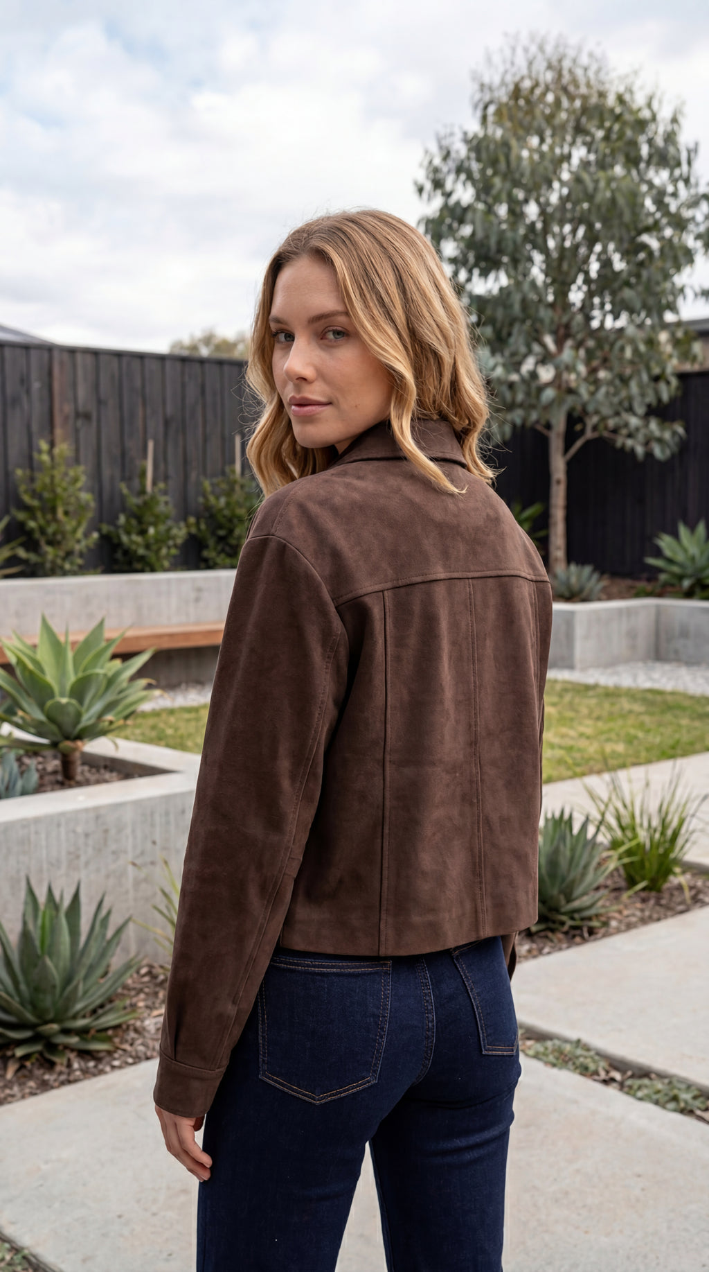 Women's Cropped Button-Front Jacket with Pockets