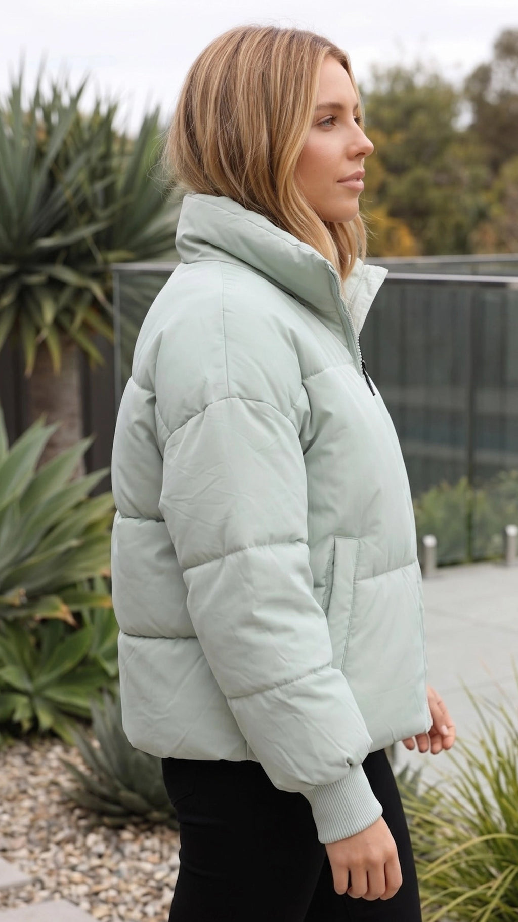 Women’s Zip Front Padded Puffer Jacket with Pockets