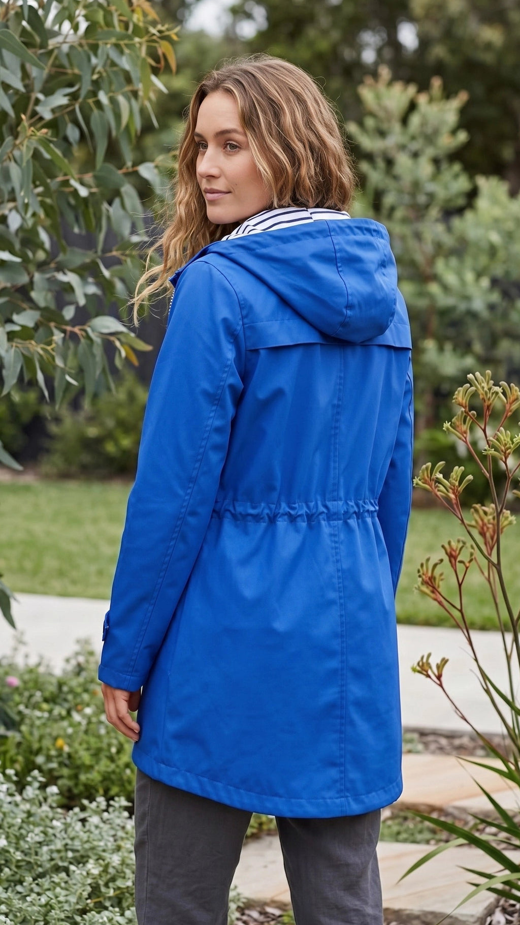 Women’s Hooded Rain Jacket With Drawstring Waist