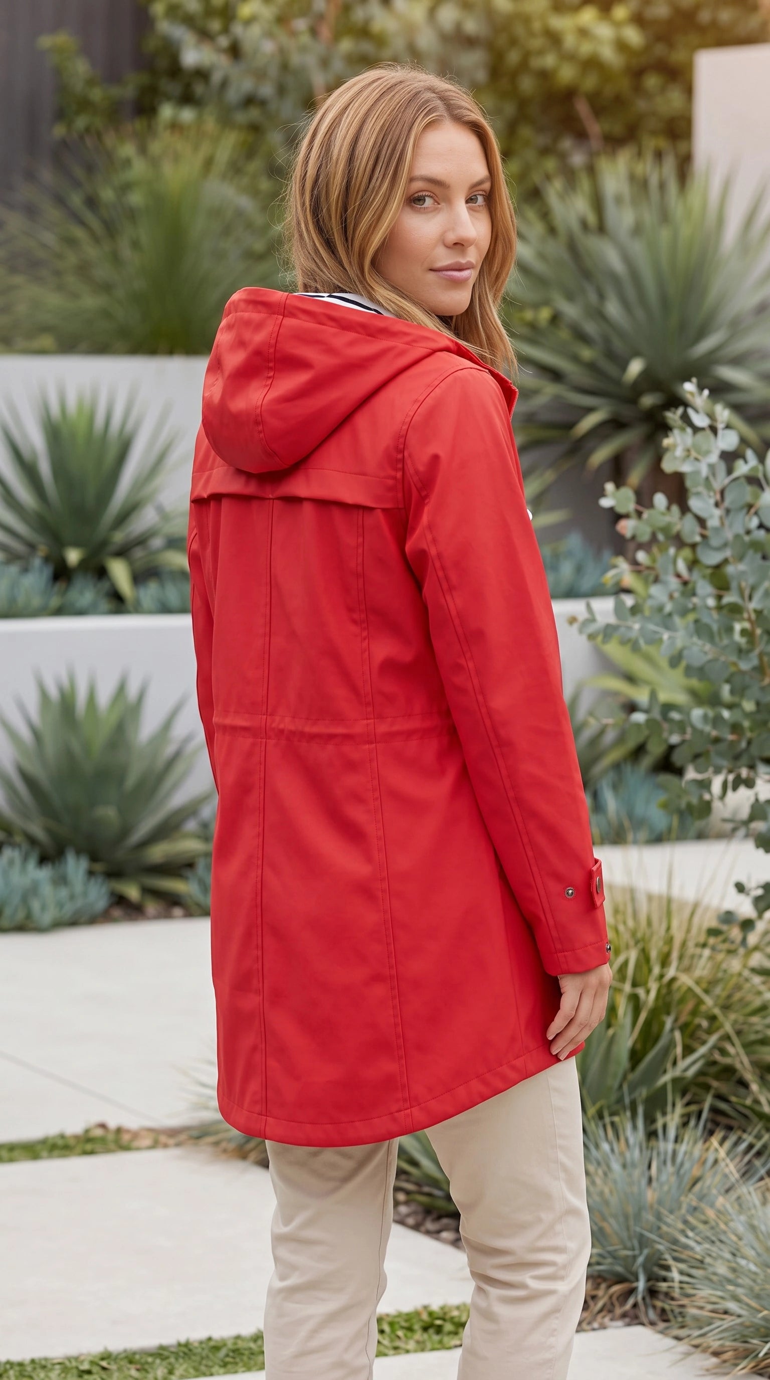 Women’s Hooded Rain Jacket With Drawstring Waist