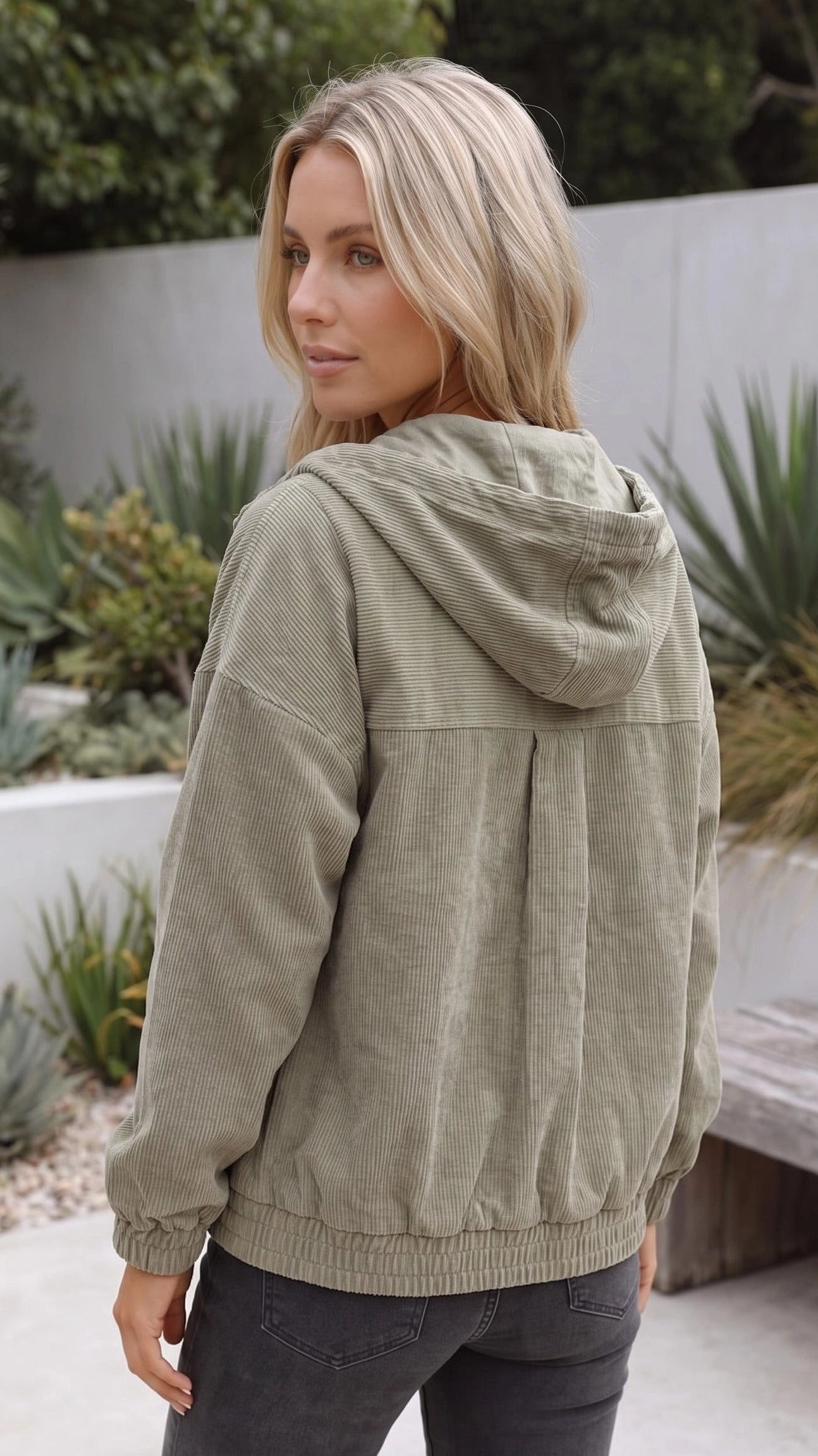 Women’s Hooded Zip Up Lightweight Jacket