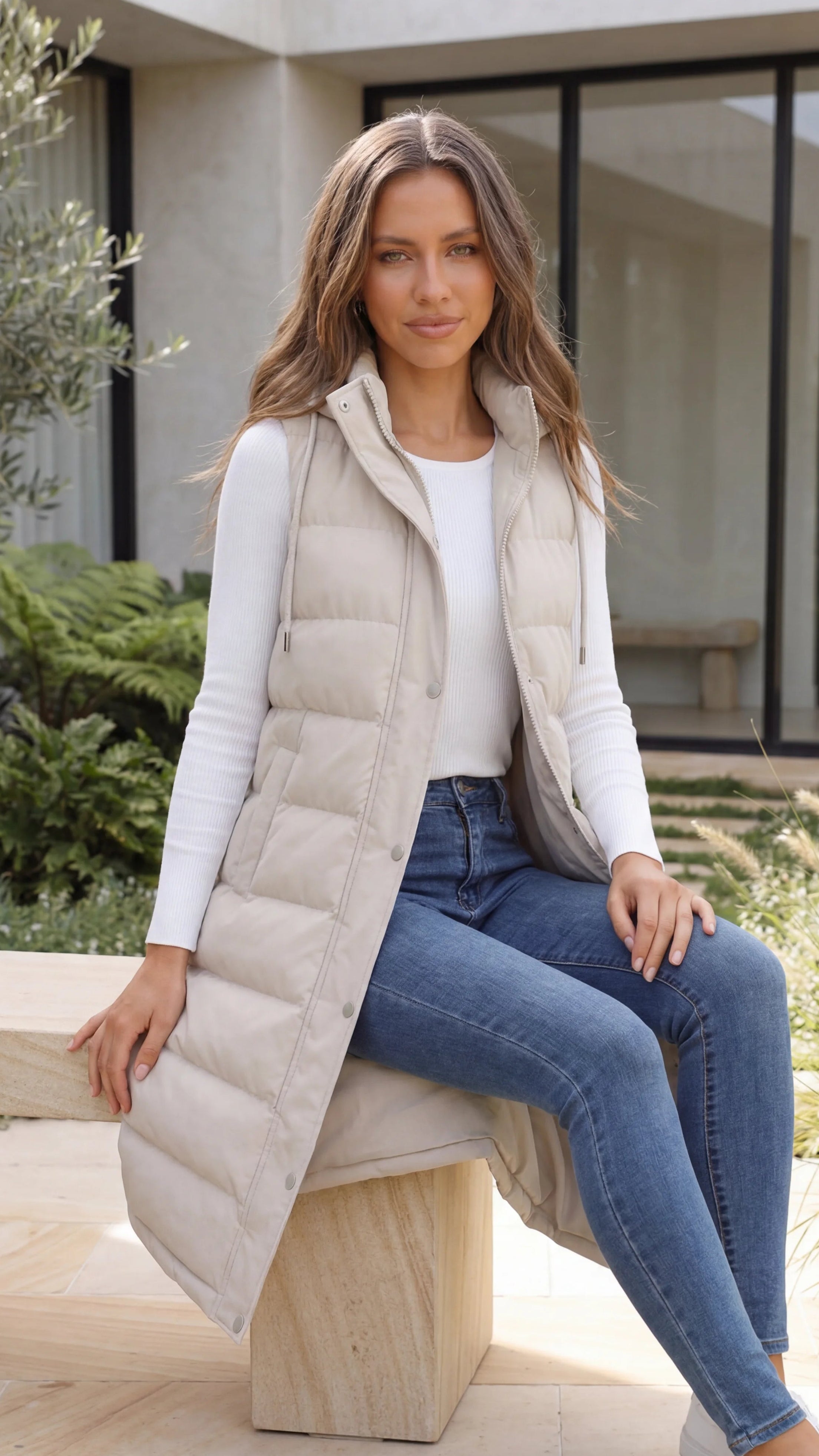 Women's Sleeveless Hooded Zip Front Quilted Long Puffer Vest Jacket