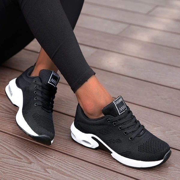 Women's Lightweight Lace-Up Walking Trainers black