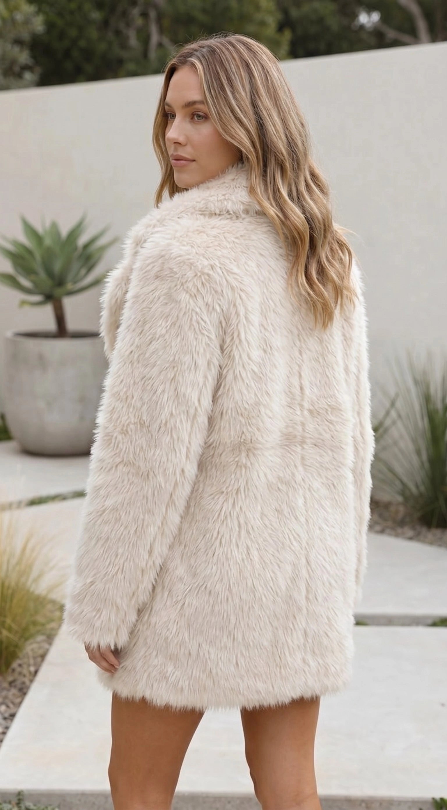 Women's Open Front Oversized Faux Fur Coat