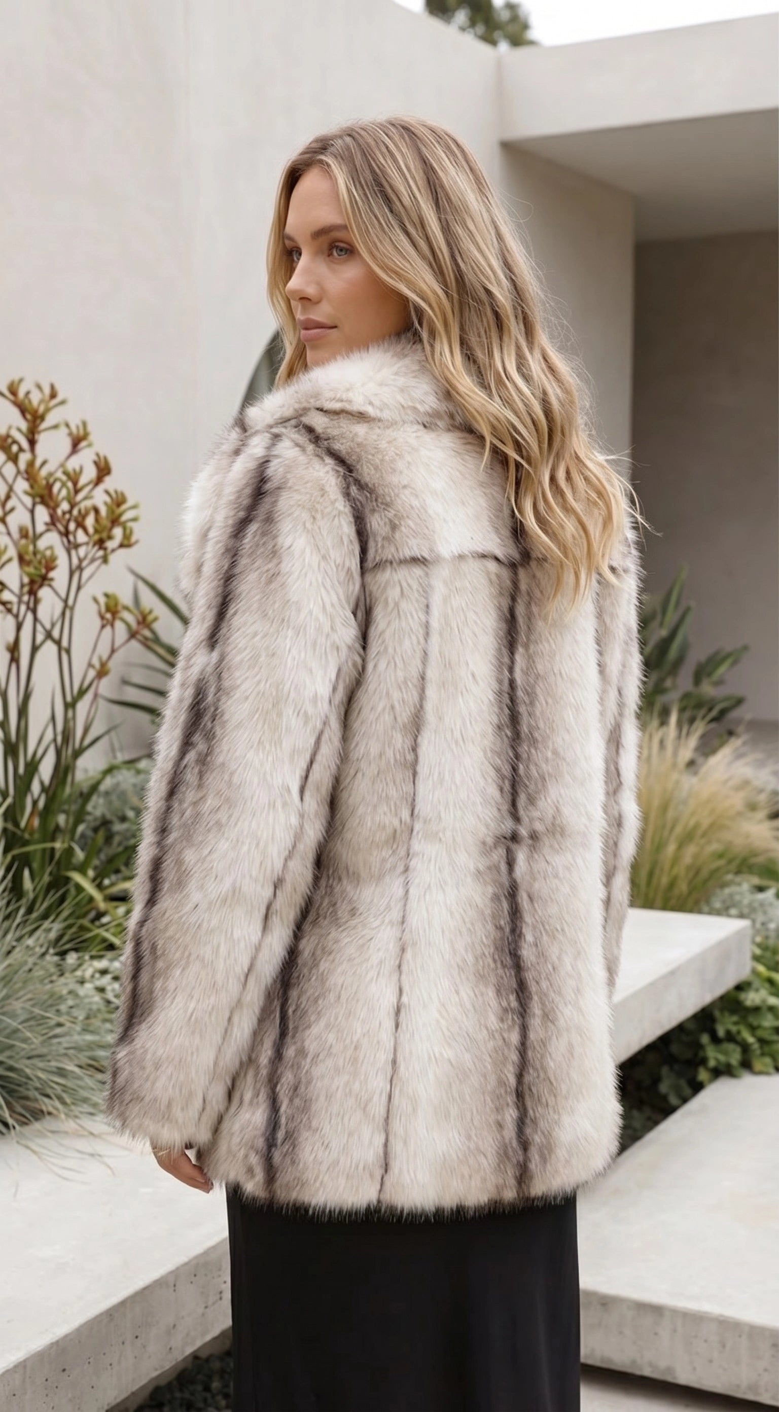 Women's Oversized Lapel Faux Fur Coat