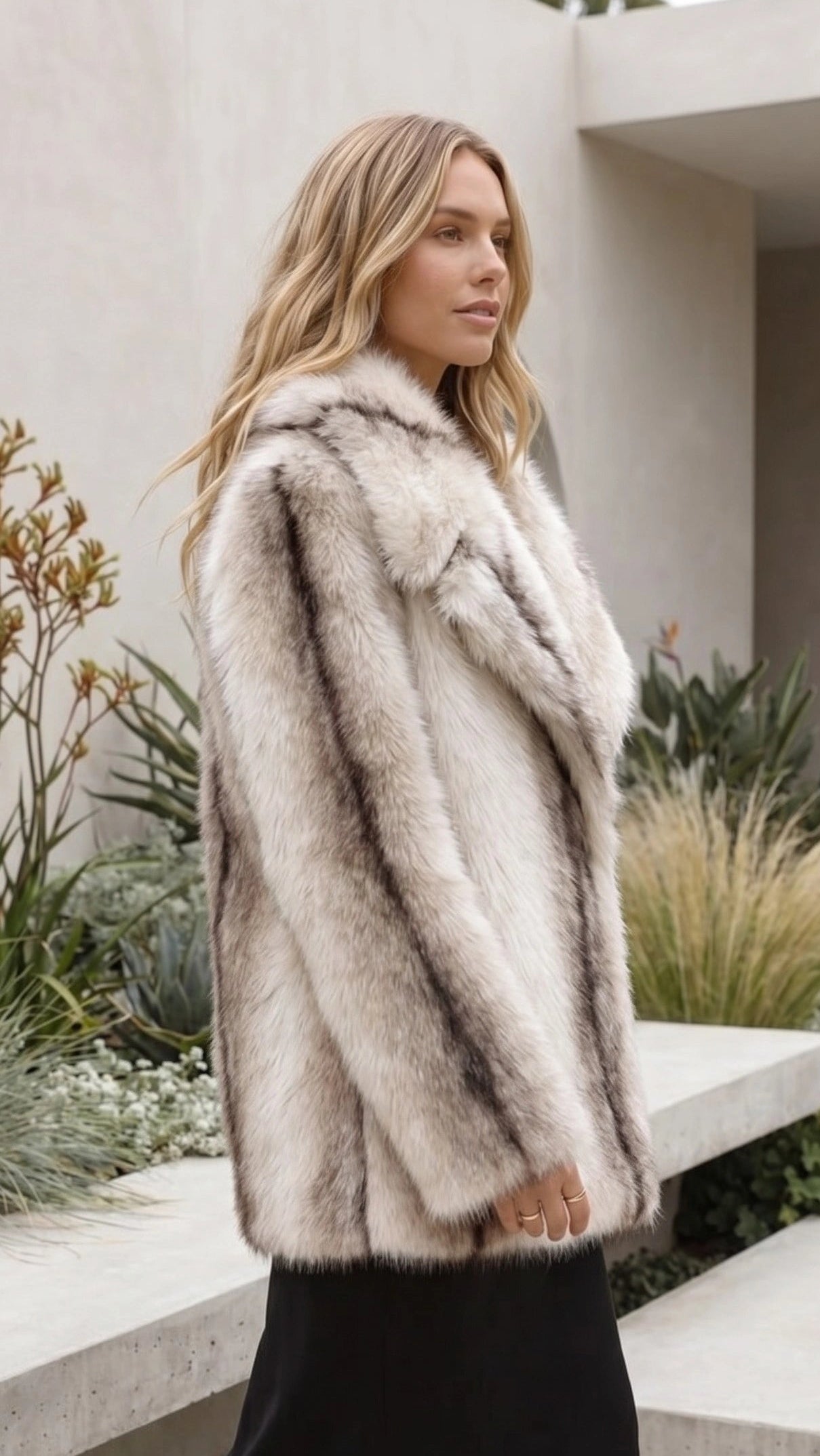 Women's Oversized Lapel Faux Fur Coat