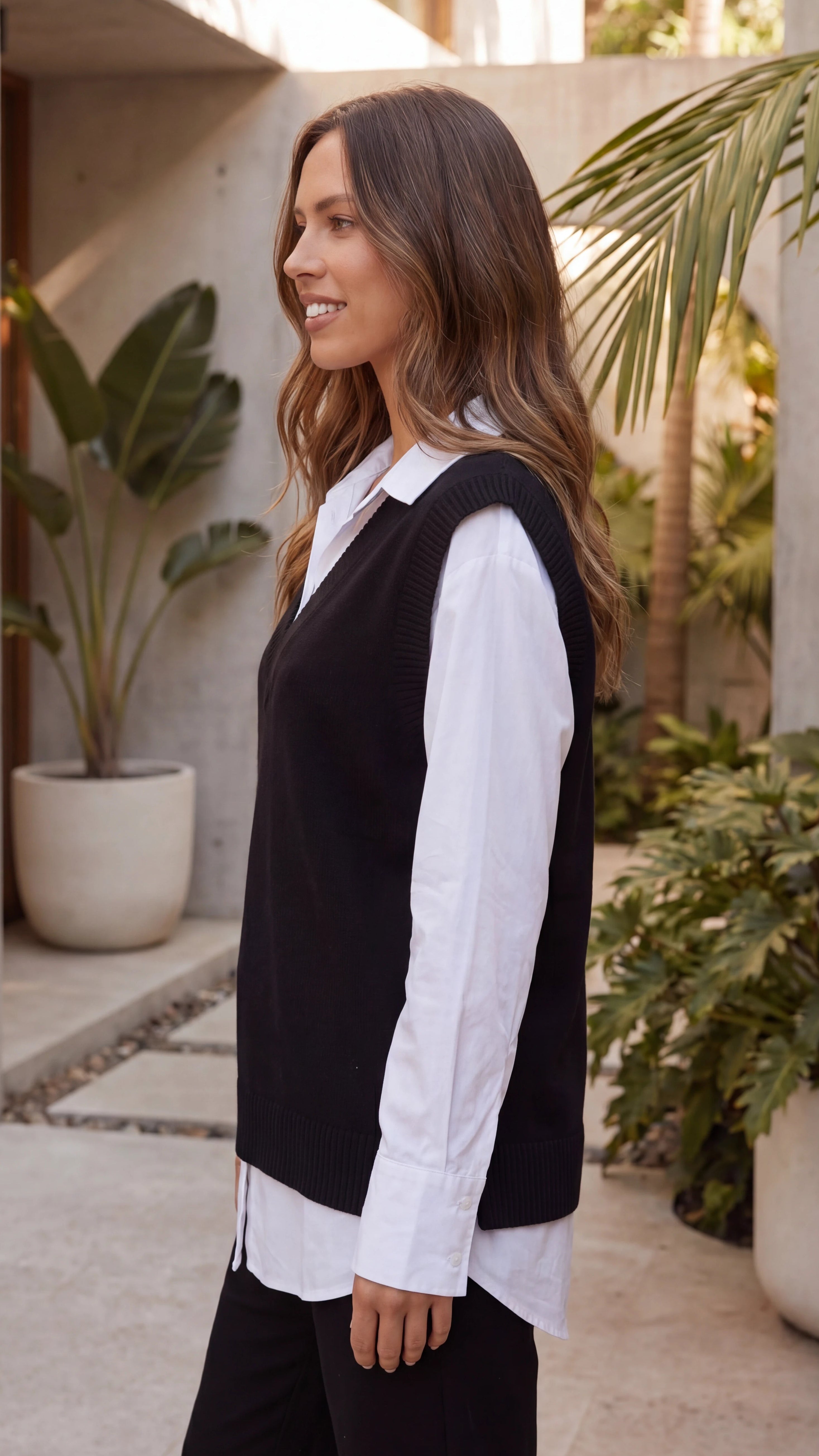 Women's Sleeveless Knit Sweater Vest 2