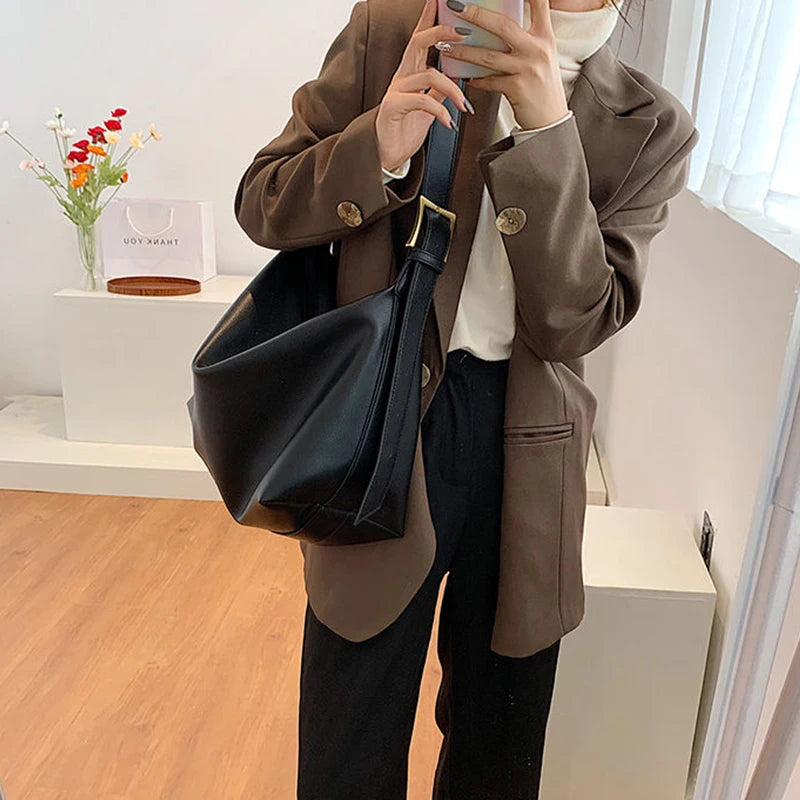 Women's Slouchy Pillow Faux Leather Shoulder Bag black 3