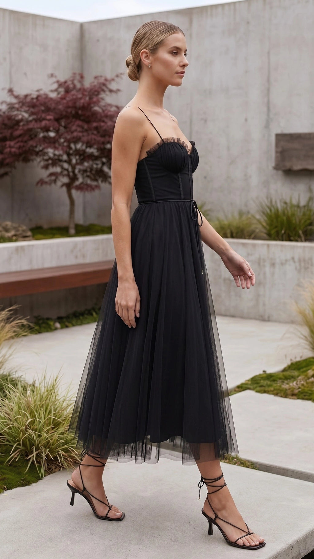 Women’s Spaghetti Strap Sweetheart Neck Tulle Midi Dress
