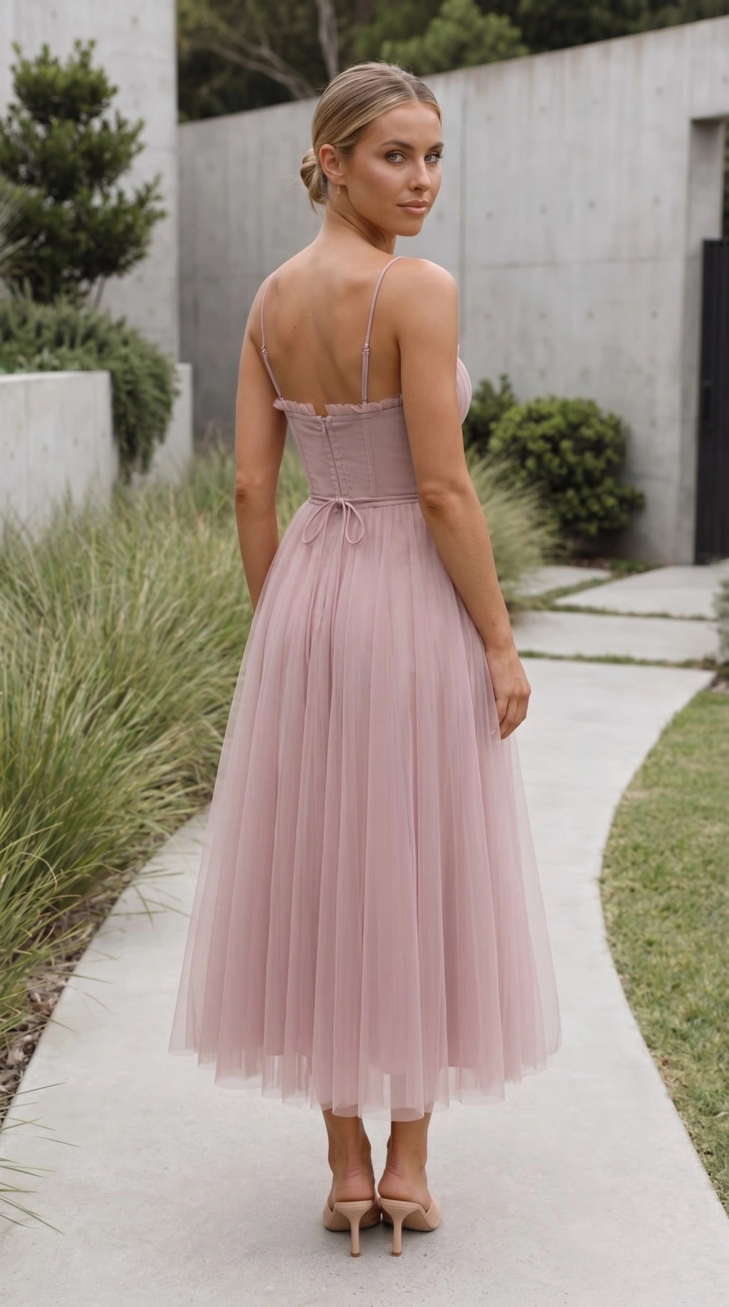 Women’s Spaghetti Strap Sweetheart Neck Tulle Midi Dress
