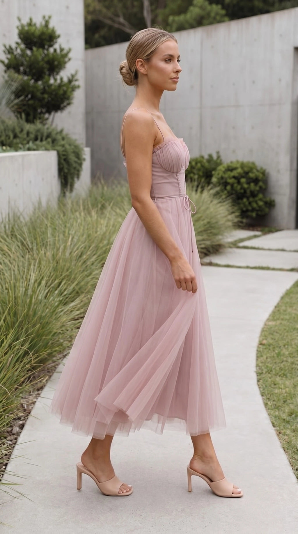 Women’s Spaghetti Strap Sweetheart Neck Tulle Midi Dress