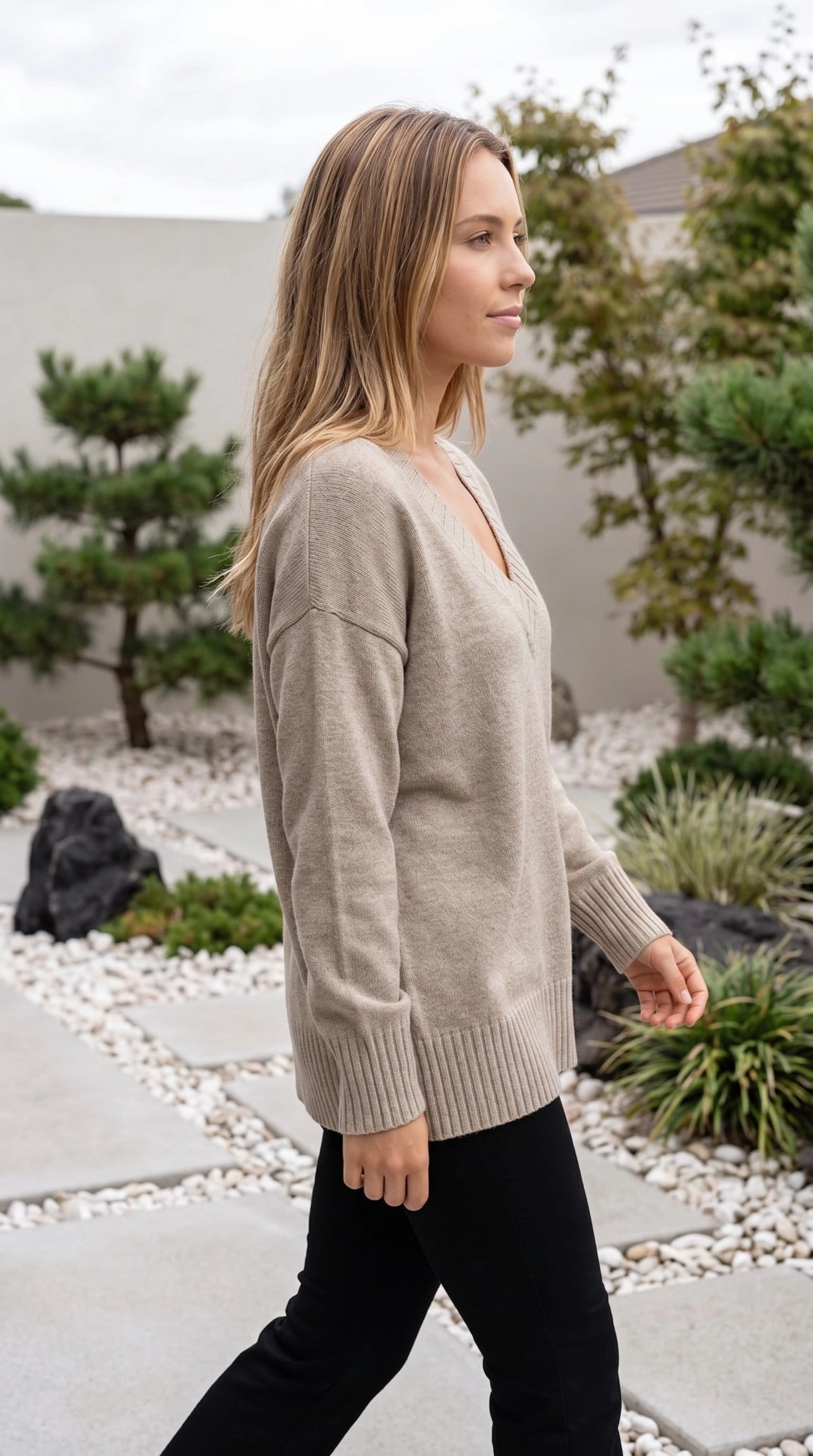 Women's V Neck Long Sleeve Relaxed Fit Knit Sweater