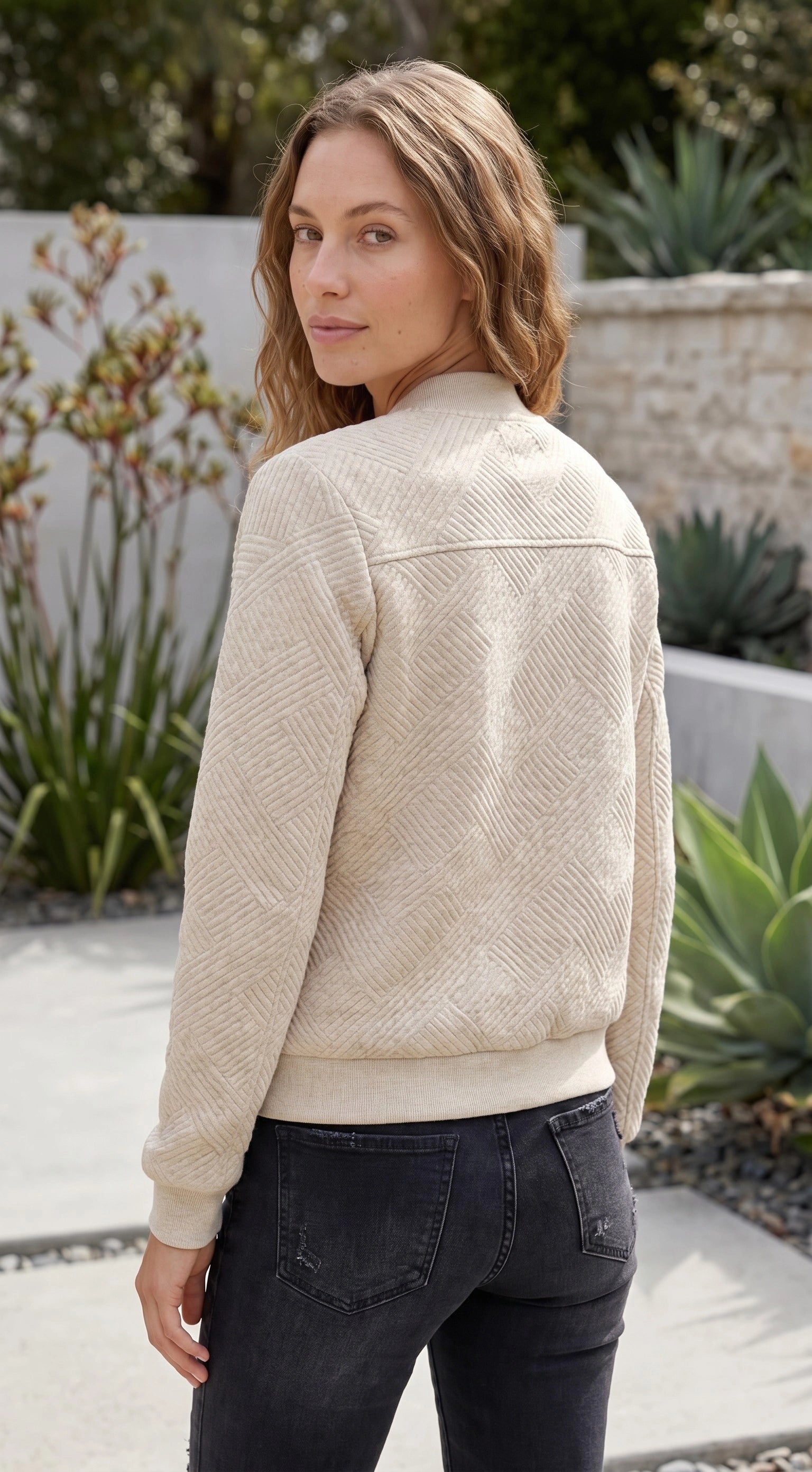 Women’s Textured Zip-Up Bomber Jacket with Pockets