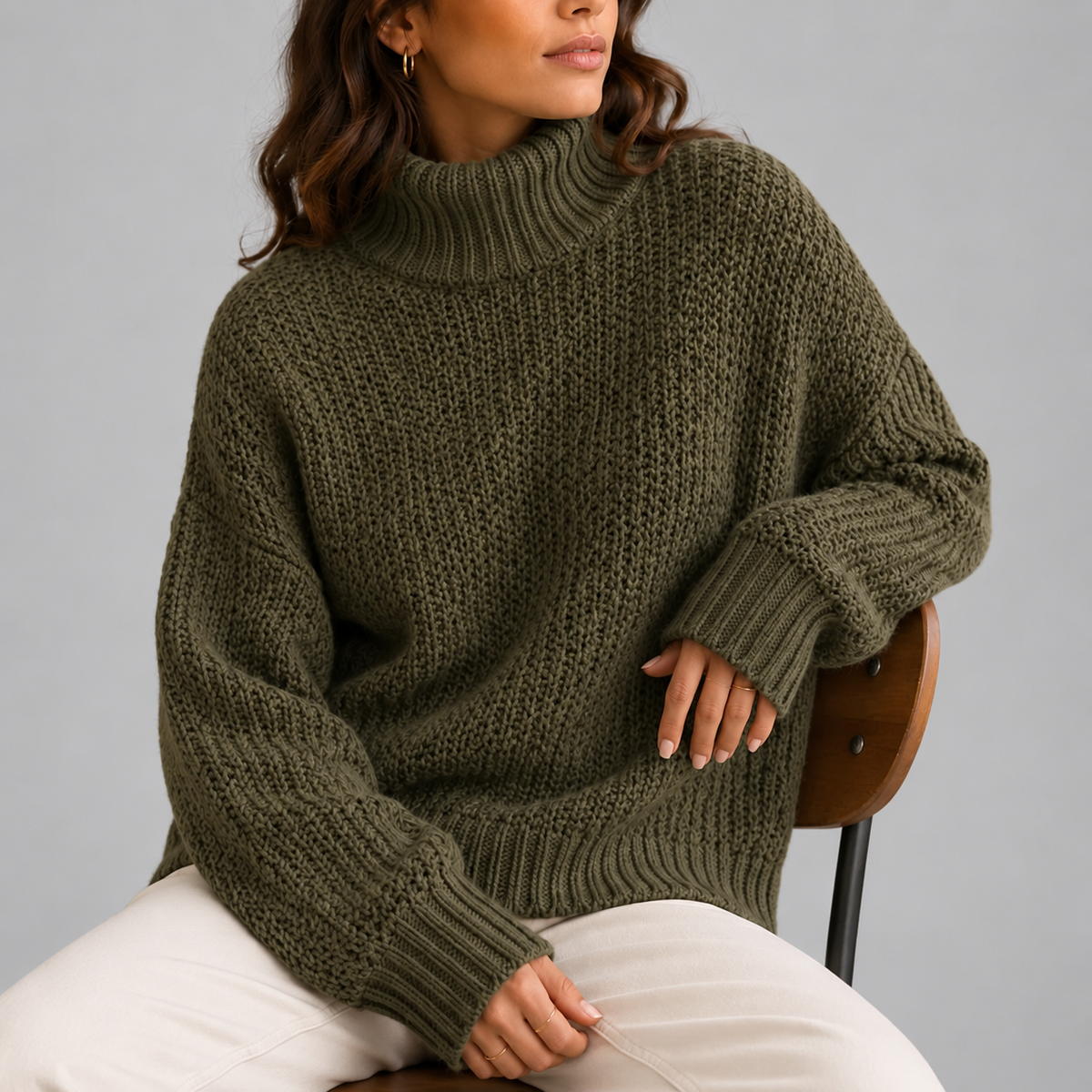 Women's chunky turtleneck knit jumper in green
