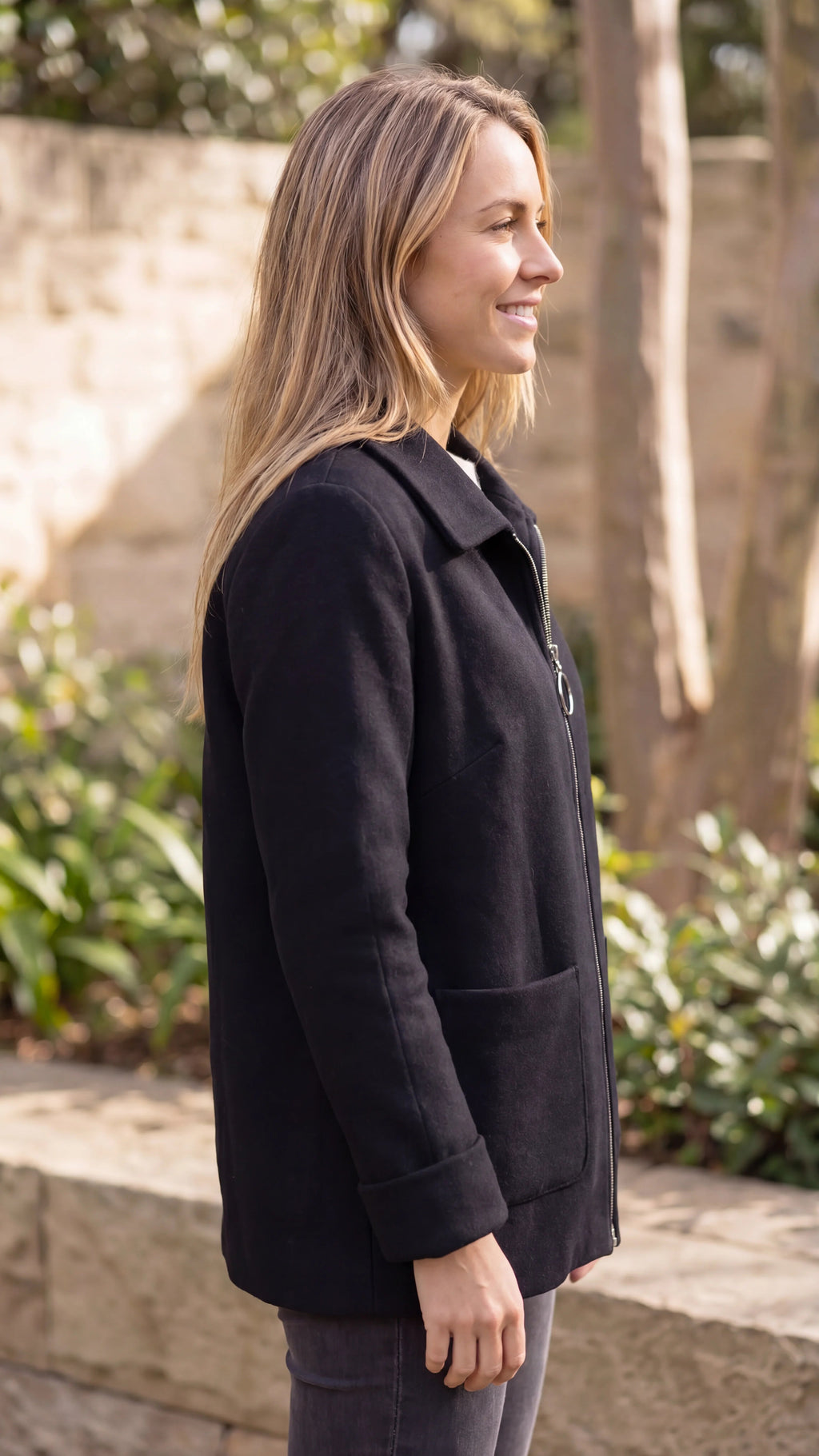 Women’s Zip Front Knitted Jacket With Pockets