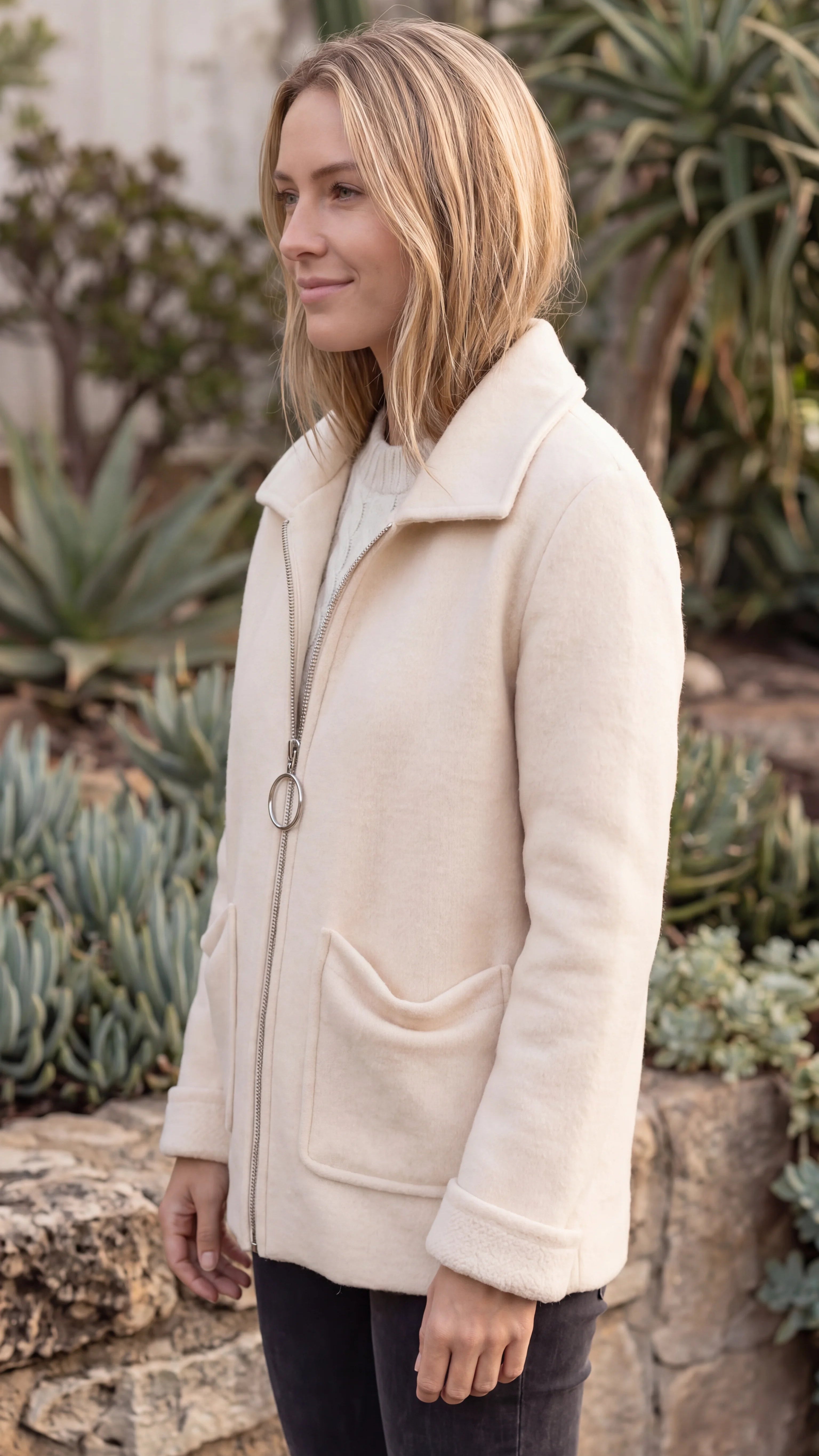 Women’s Zip Front Knitted Jacket With Pockets