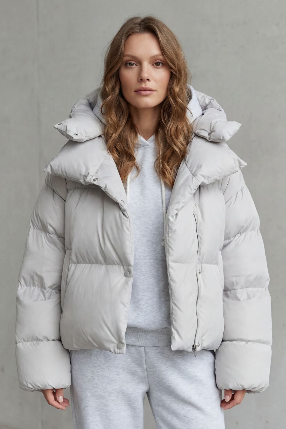 Women's Oversized Cropped Padded Puffer Jacket with Hood and Zip Front