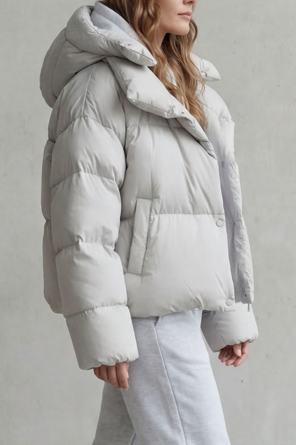 Women's Oversized Cropped Padded Puffer Jacket with Hood and Zip Front