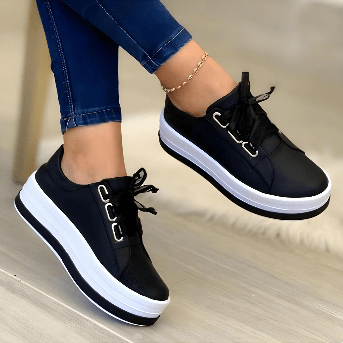 Women's Flat Lace-Up Low Top Trainers