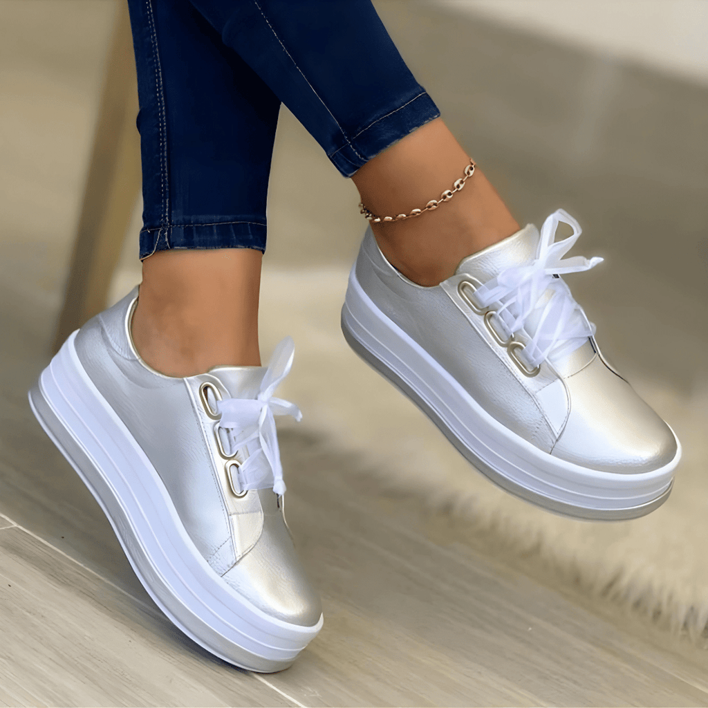 Women's Flat Lace-Up Low Top Trainers