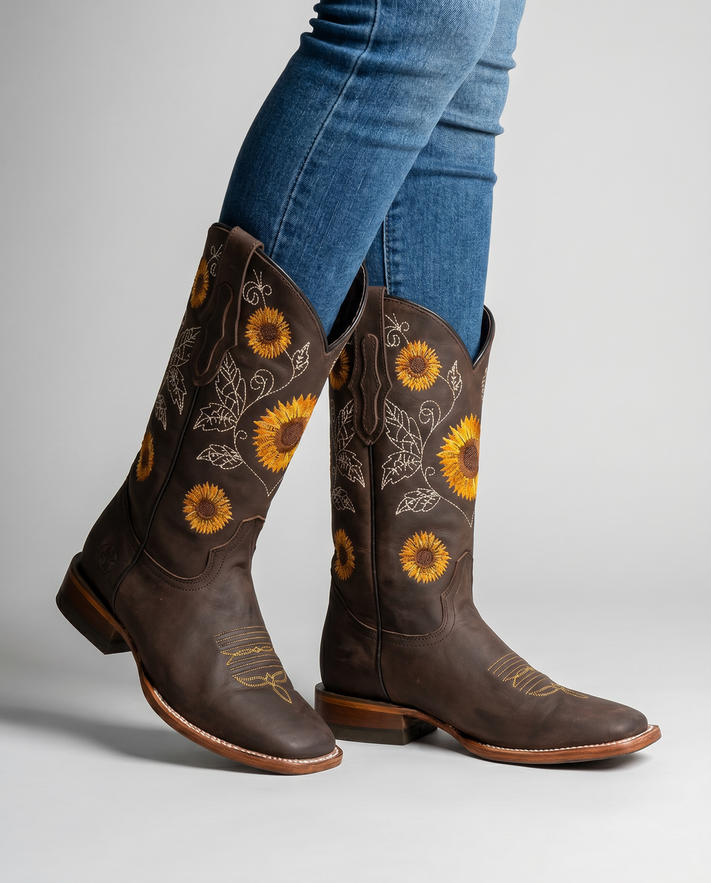 Women's Floral Embroidered Cowgirl Boots
