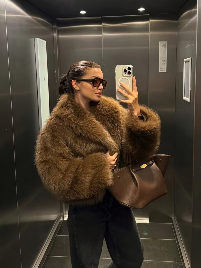 Women's Oversized Faux Fur Coat with Lapel Collar