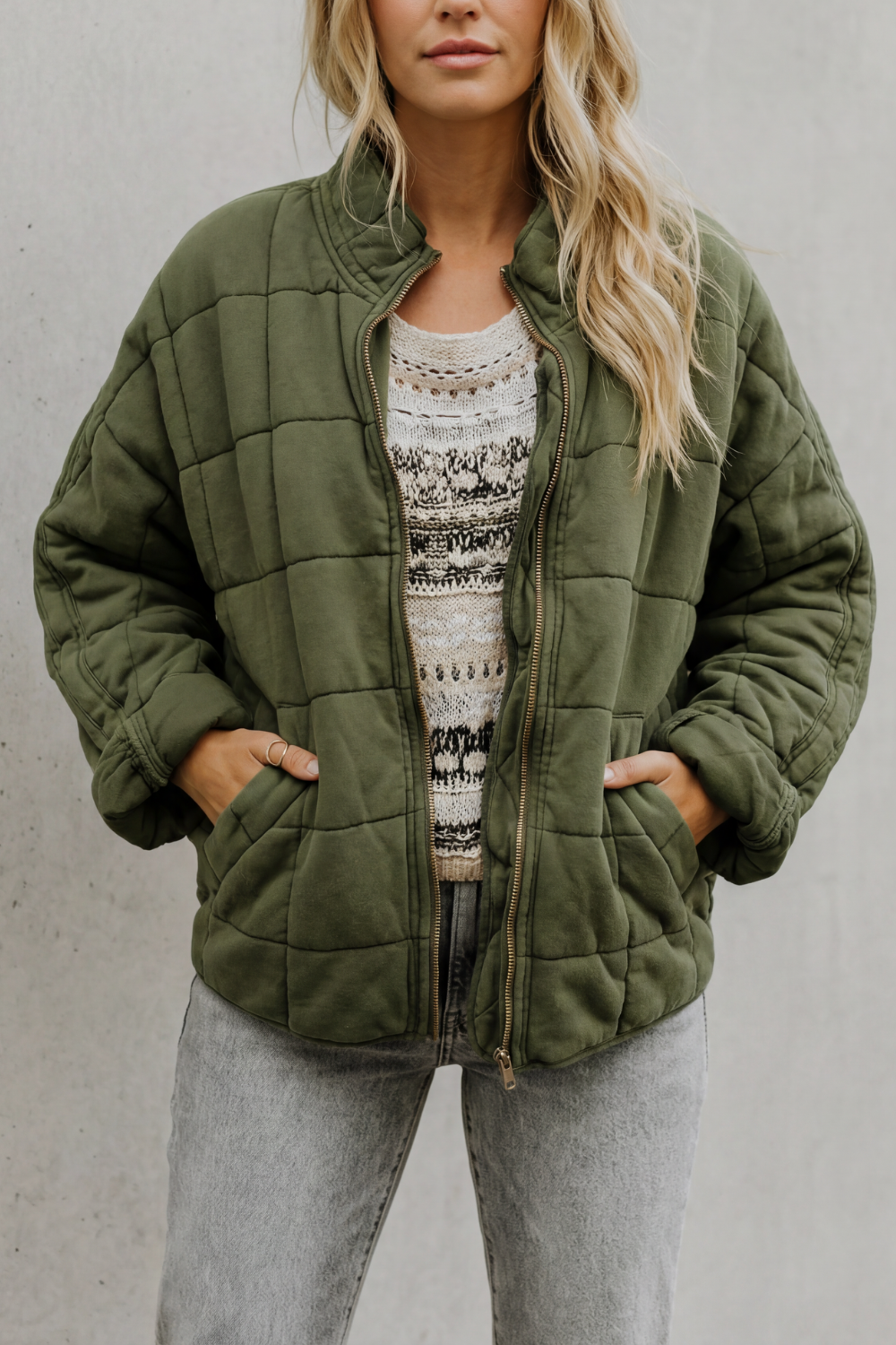Women's Oversized Quilted Jacket with Stand Collar and Zip Front
