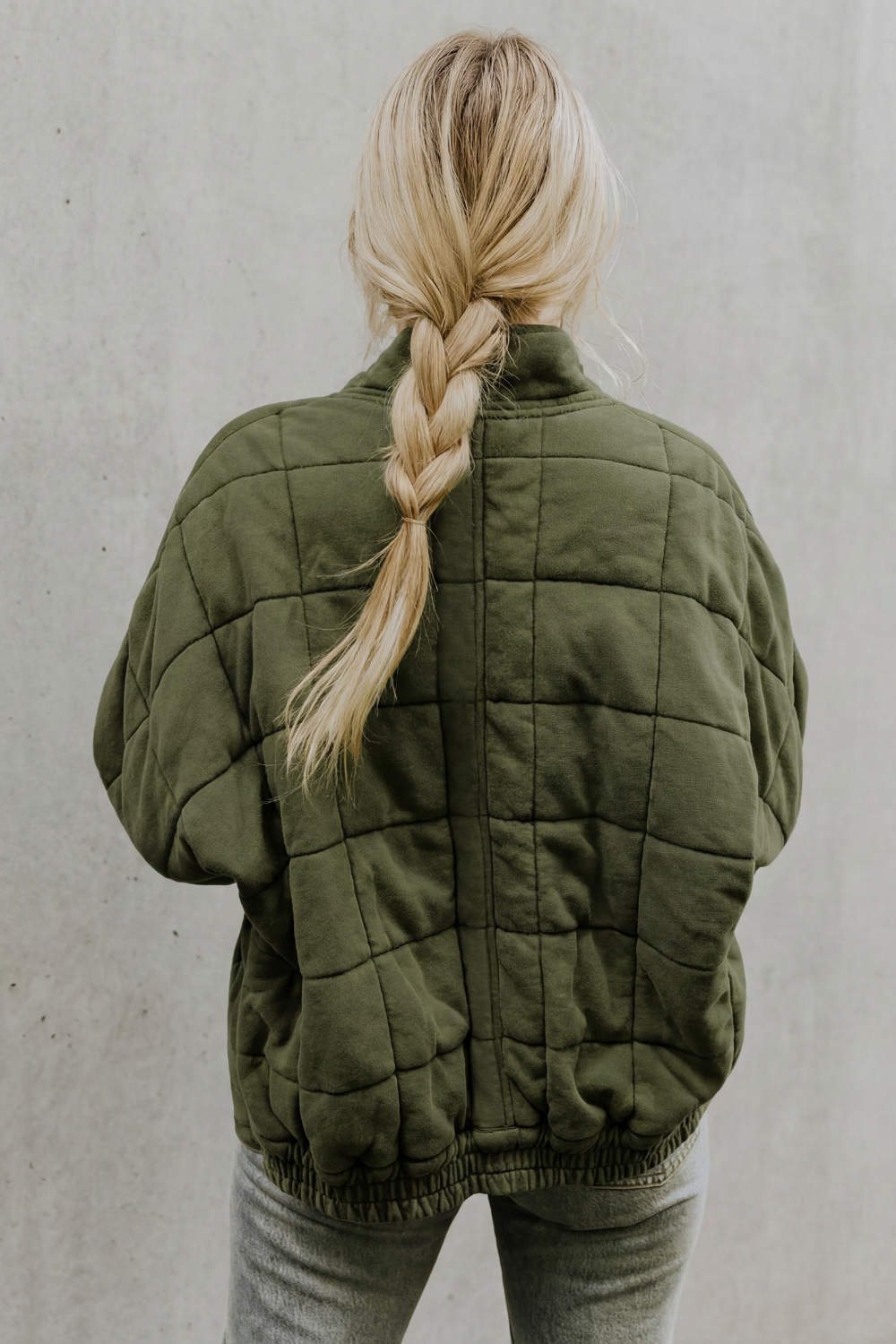Women's Oversized Quilted Jacket with Stand Collar and Zip Front