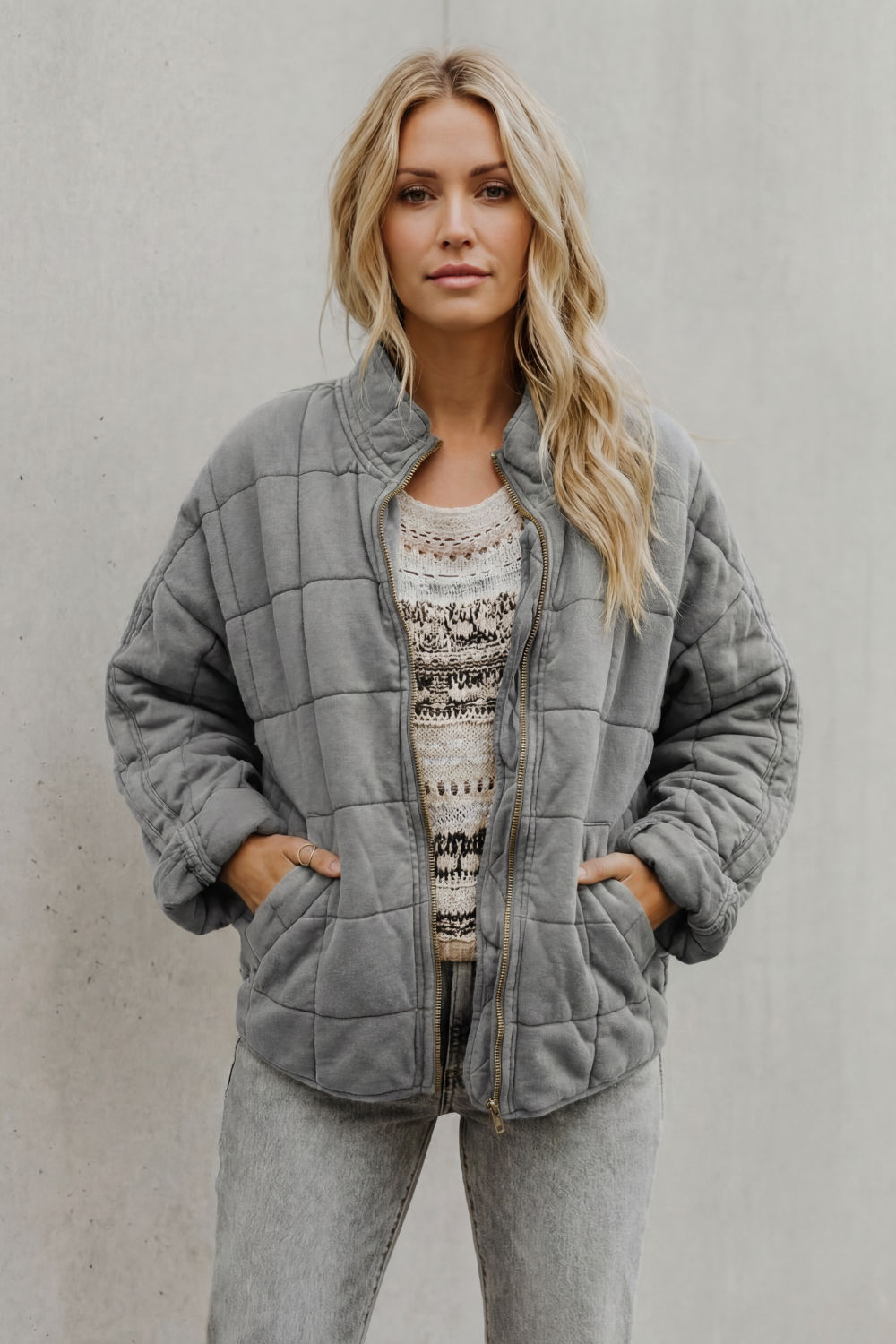 Women's Oversized Quilted Jacket with Stand Collar and Zip Front